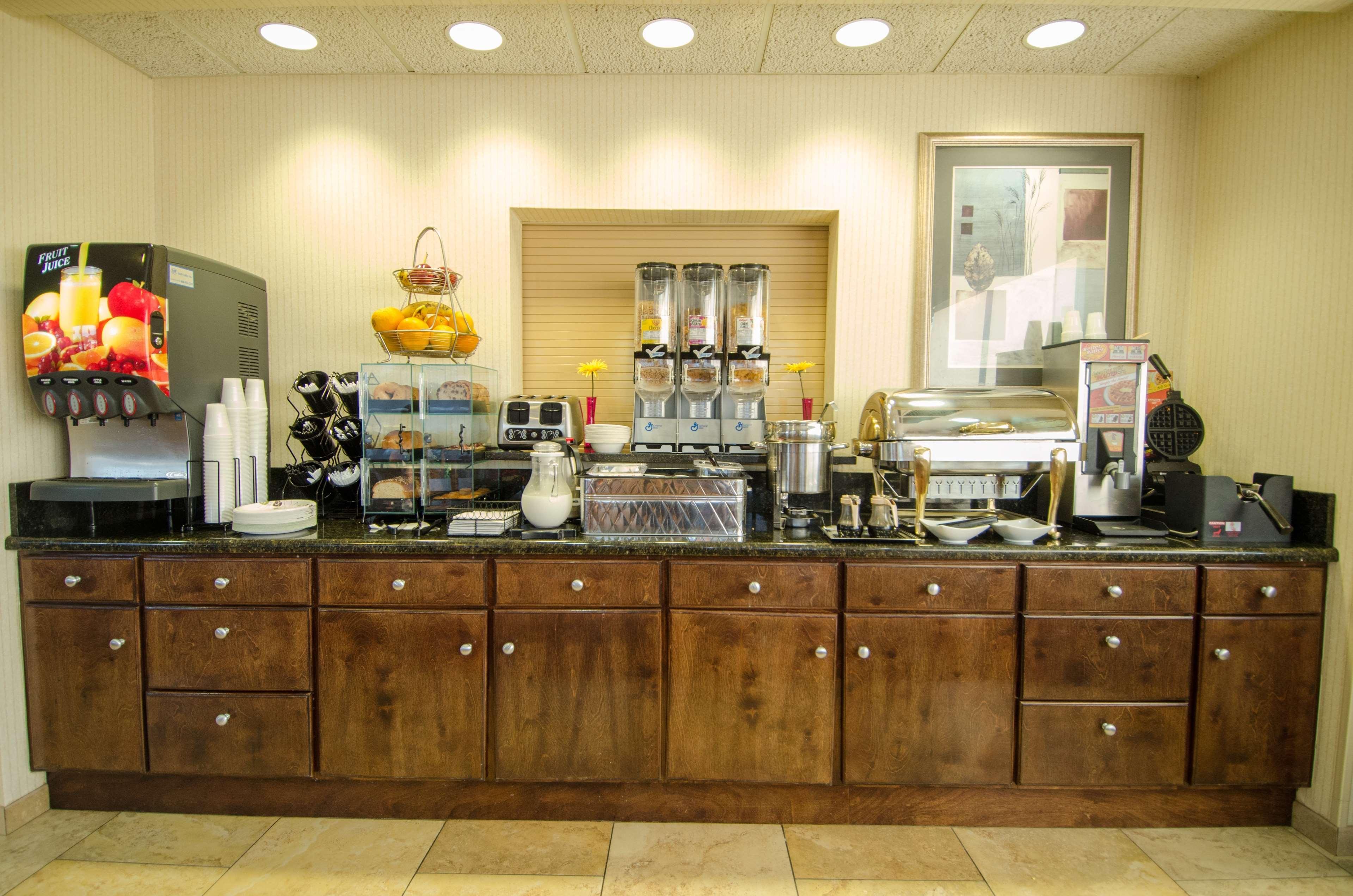 Best Western Plus Castlerock Inn & Suites Bentonville Exterior foto